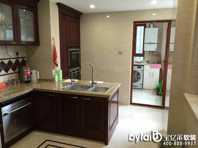 �ɶ�ܛ�b��˾���ľ�̖���^���깤������Ƭ��