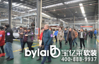 ���ѵذ�“С��(qi��ng)�㽭��”2015���Sֱ��ʢ�������չ�