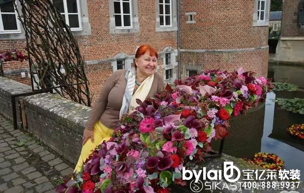 ���ղ��N��2015���䡰���ͻ�ˇ�b�á�����ȫ�̽�¶