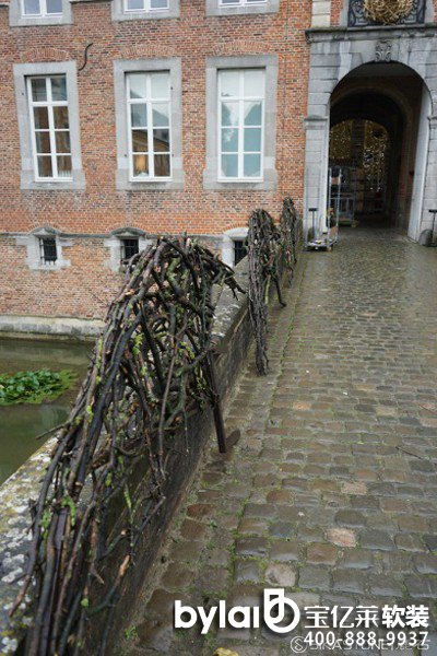 ���ղ��N��2015���䡰���ͻ�ˇ�b�á�����ȫ�̽�¶