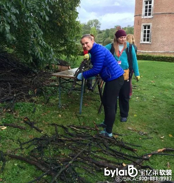 ���ղ��N��2015���䡰���ͻ�ˇ�b�á�����ȫ�̽�¶