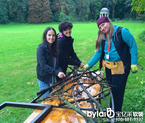 ���ղ��N��2015���䡰���ͻ�ˇ�b�á�����ȫ�̽�¶