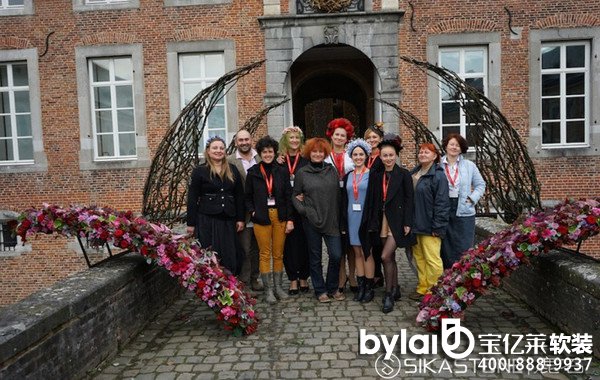 ���ղ��N��2015���䡰���ͻ�ˇ�b�á�����ȫ�̽�¶