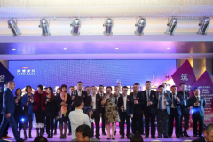 600λ�Ҿ��ИI(y��)���c����һ��Ҋ�C�r���Ęsҫ��