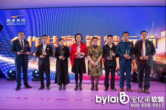 600λ�Ҿ��ИI(y��)���c����һ��Ҋ�C�r(sh��)���Ęsҫ��