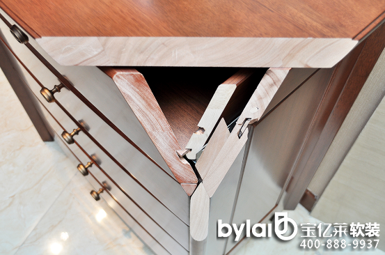 ���|�Rܛ�b����̳ǣ���(sh��)ľ�Ҿ��c��ˇ���������䣬�����ġ�ɳ�l(f��)�鹝(ji��)��