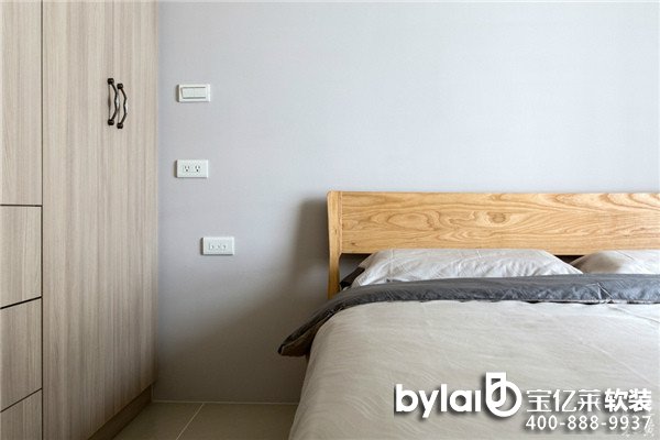 ���ݷ����c��Ů����18�fܛ�b���W�L���