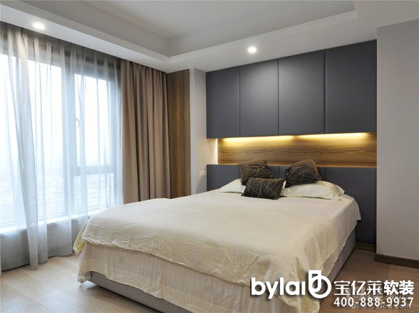 ���ݷ����c��Ů����18�fܛ�b���W�L���