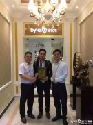 ����ף�R�F�݄������ɹ����s���|�R�Ҿ�ܛ�b�����^