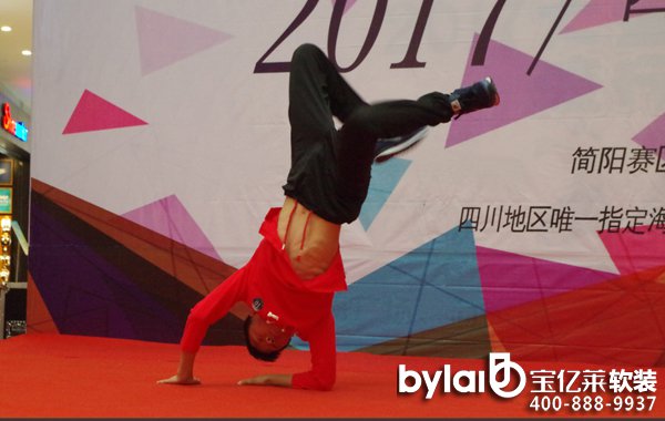 ܛ�b�^���ˣ�ĻΨӰҕ�y�ֺ���񺣕r(sh��)���V���_���������С���ꖺ��x