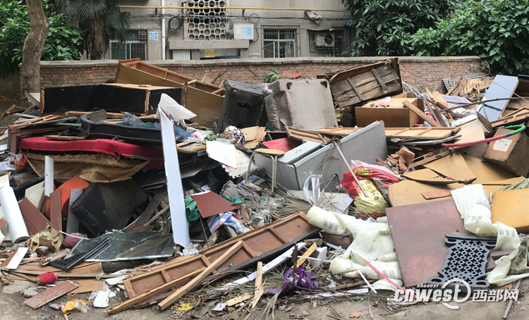 ���|�R�Ҿ�ɏ���^(q��)һ�Ҍ�Ժ��(n��i)�U�f�Ҿ߶ѳɶ� ������������[��